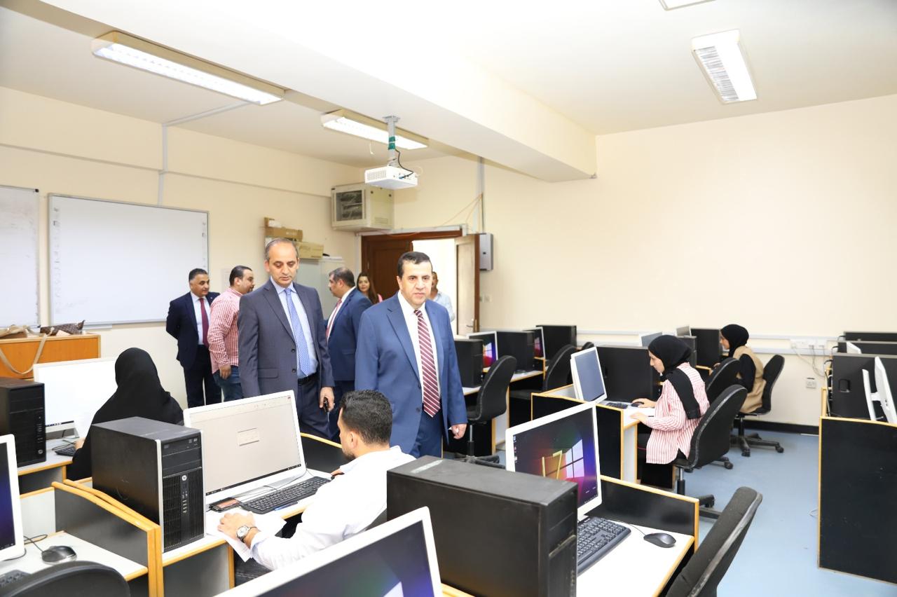 العجلوني يتفقد سير امتحان الشامل العملي للدورة الصيفية 2025 في البلقاء التطبيقية