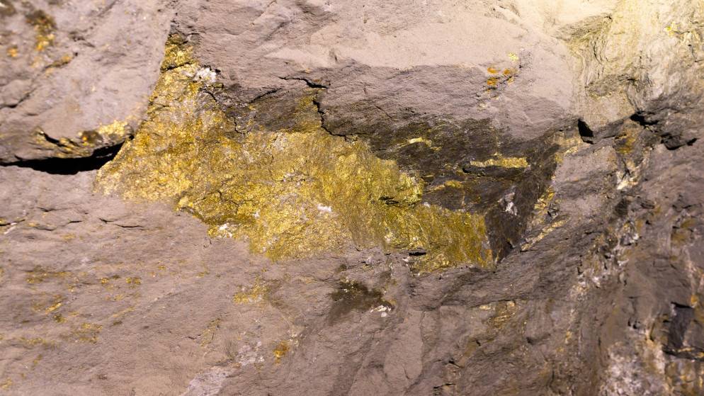 توقيع أول اتفاقية تنفيذية لاستغلال خامات الذهب جنوب الأردن