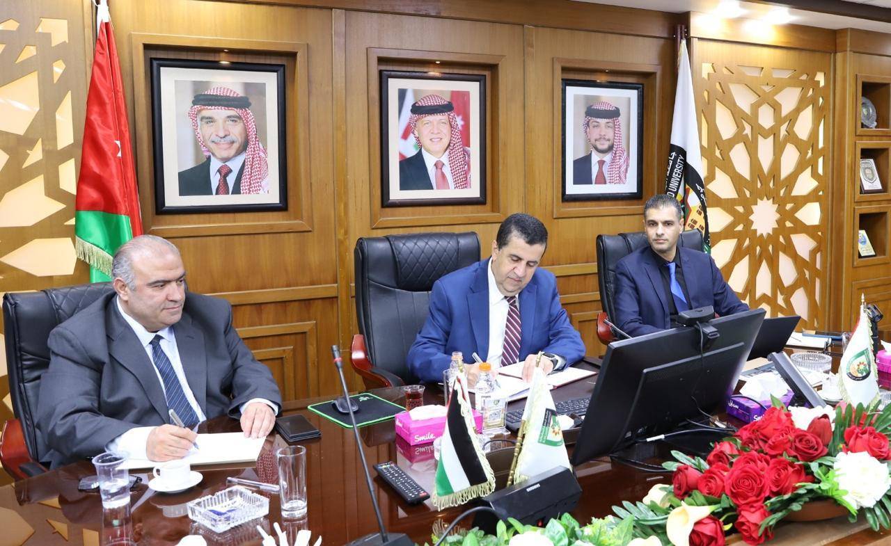 جامعة البلقاء التطبيقية توقّع مذكرة تفاهم واتفاقية تعاون بحثي مع جامعة ماليزيا كلانتان عبر تقنية الواقع الافتراضي