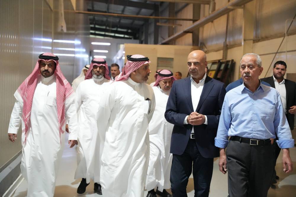 صناعة عمان تنظم جولة لوفد سعودي من غرفة تبوك على عدة مصانع