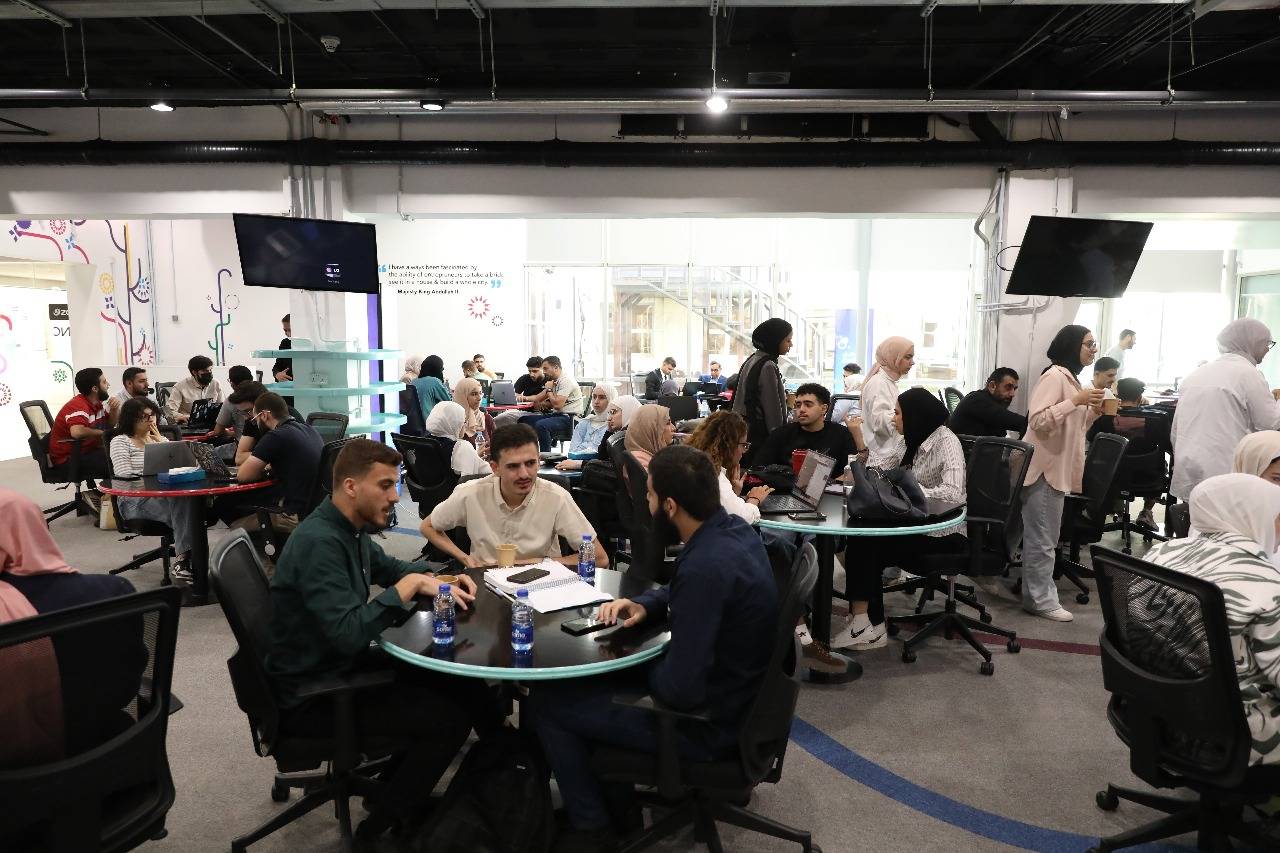 بحضور 70 مشاركا من أصل 450 متقدما منصة زين ونوكيا تطلقان معسكر الذكاء الاصطناعي التدريبي