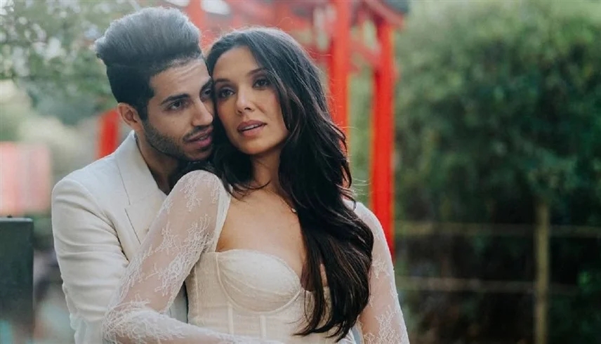 مينا مسعود يواجه صدمة في شهر العسل.. زوجته تظهر على كرسي متحرك