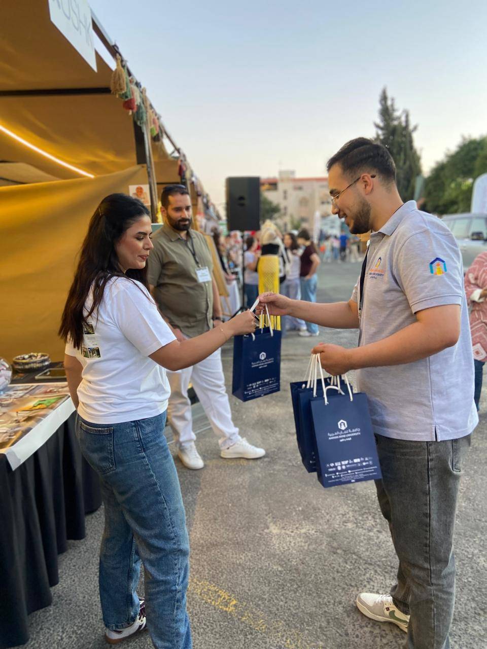 برعاية ملكية سامية عمان العربية تشارك في بازار النادي الأهلي وتسلط الضوء على تخصصات أكاديمية جديدة تلبي احتياجات سوق العمل