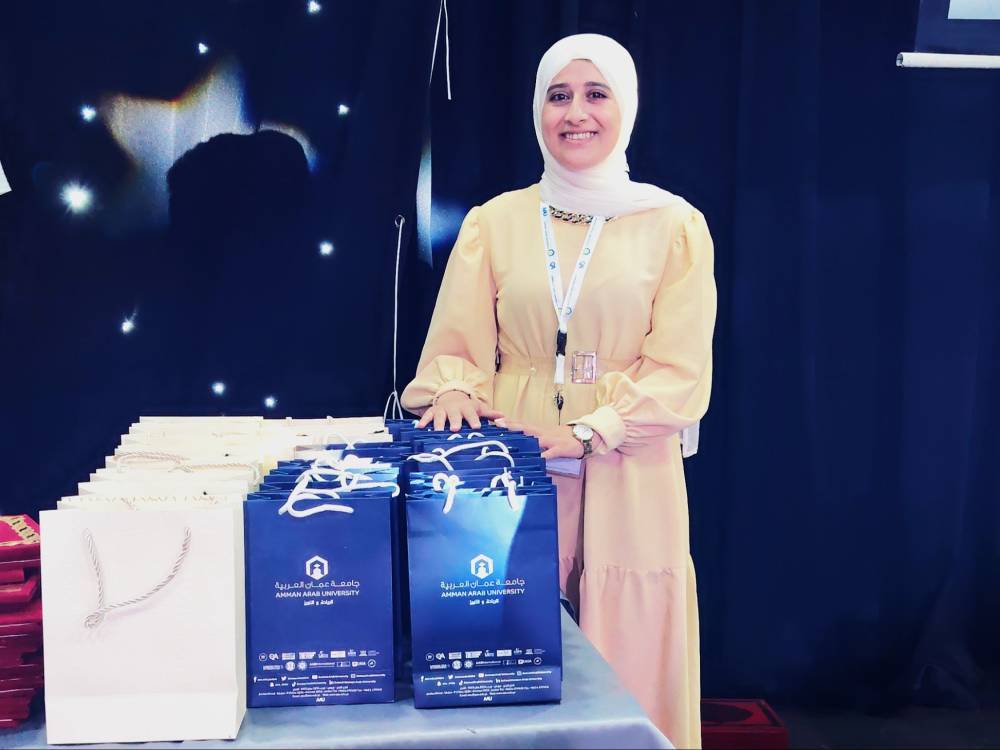 جامعة عمان العربية تحتفي بالطلبة المتفوقين وتستعرض تخصصاتها الجديدة في مدارس الحصاد