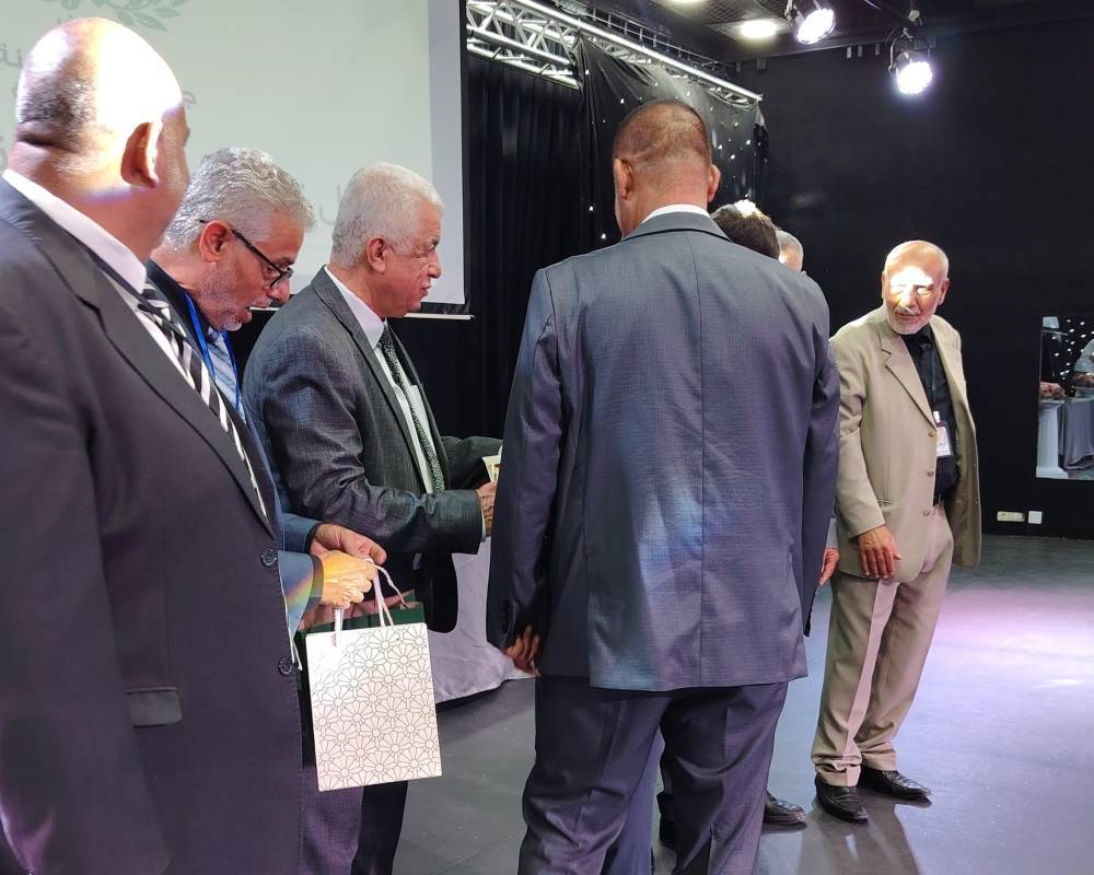 جامعة عمان العربية تحتفي بالطلبة المتفوقين وتستعرض تخصصاتها الجديدة في مدارس الحصاد