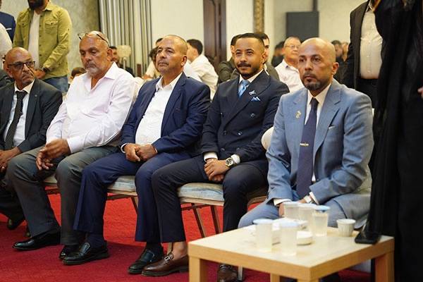 ال الجمل وال أبو نصار نسايب