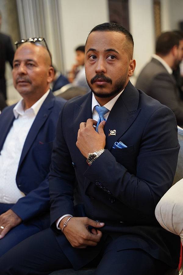 ال الجمل وال أبو نصار نسايب