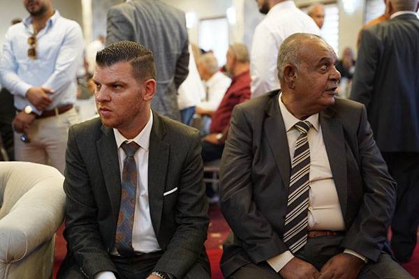 ال الجمل وال أبو نصار نسايب