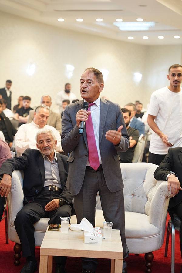 ال الجمل وال أبو نصار نسايب