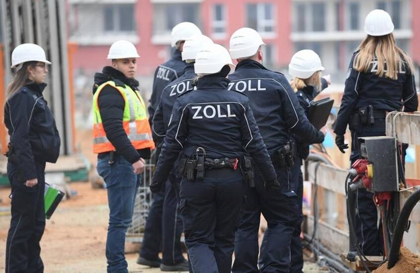 ال الجمل وال أبو نصار نسايب