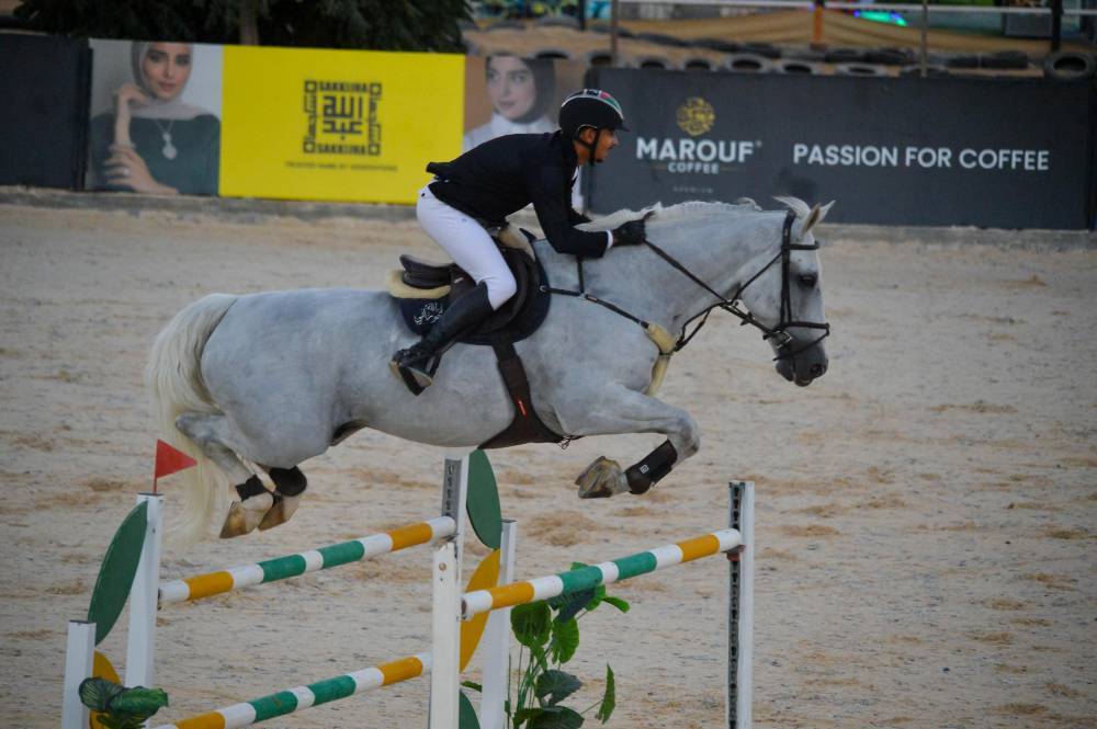 الحوراني يحافظ على لقب بطل الكبار في خامس جولات بطولة الأردن للقفز عن الحواجز