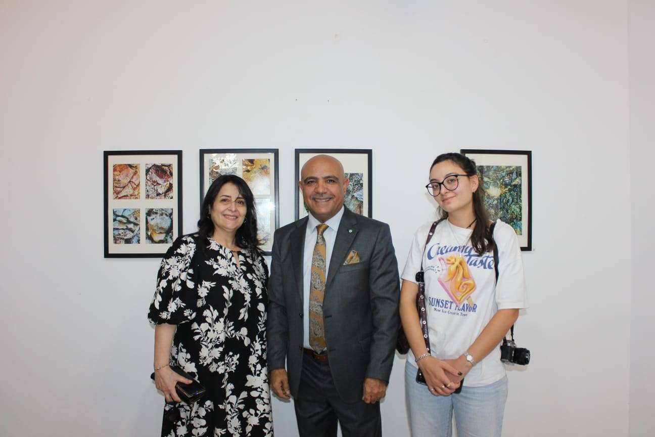 افتتاح معرض كائنات للغزوي