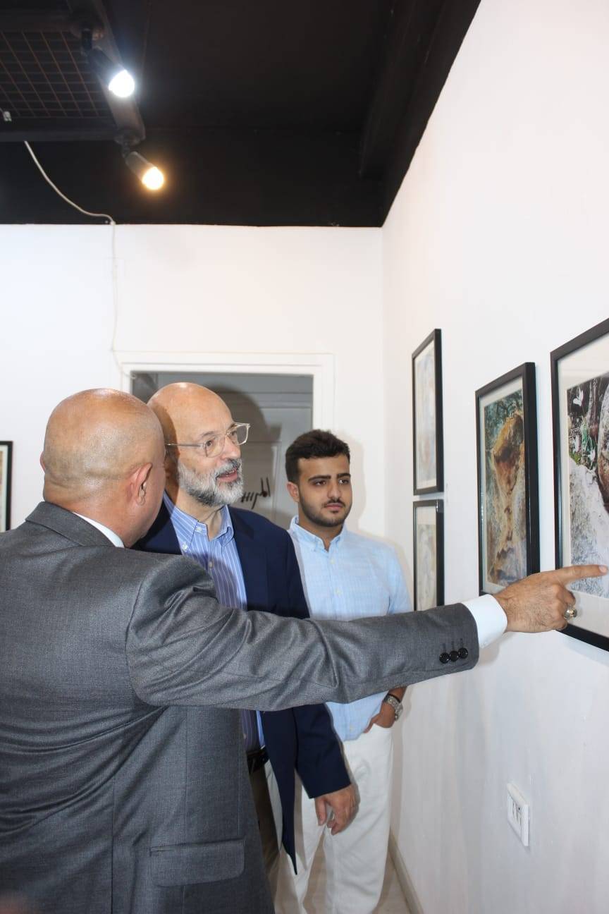 افتتاح معرض كائنات للغزوي