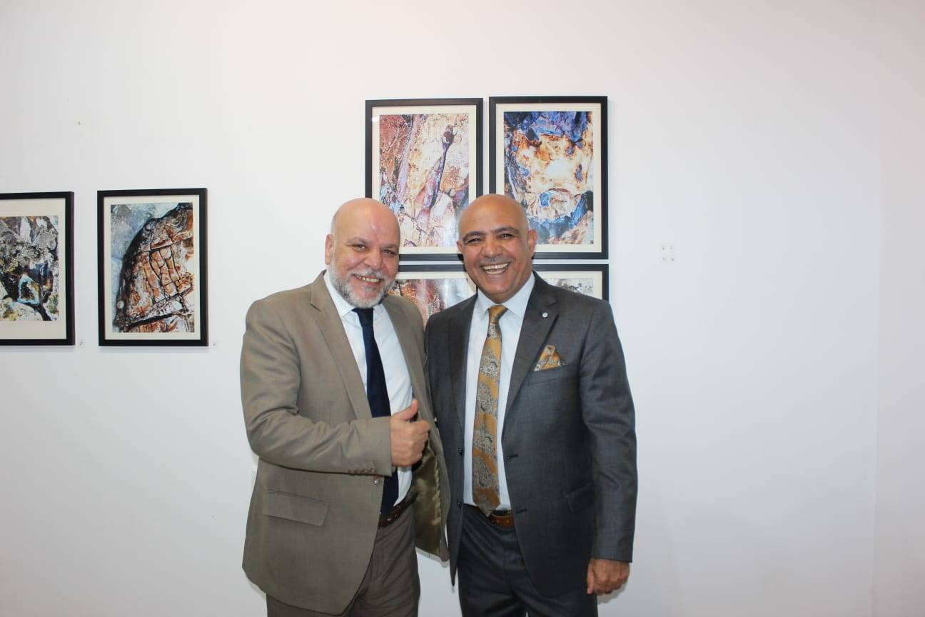 افتتاح معرض كائنات للغزوي