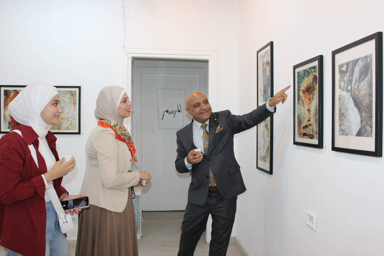 افتتاح معرض كائنات للغزوي