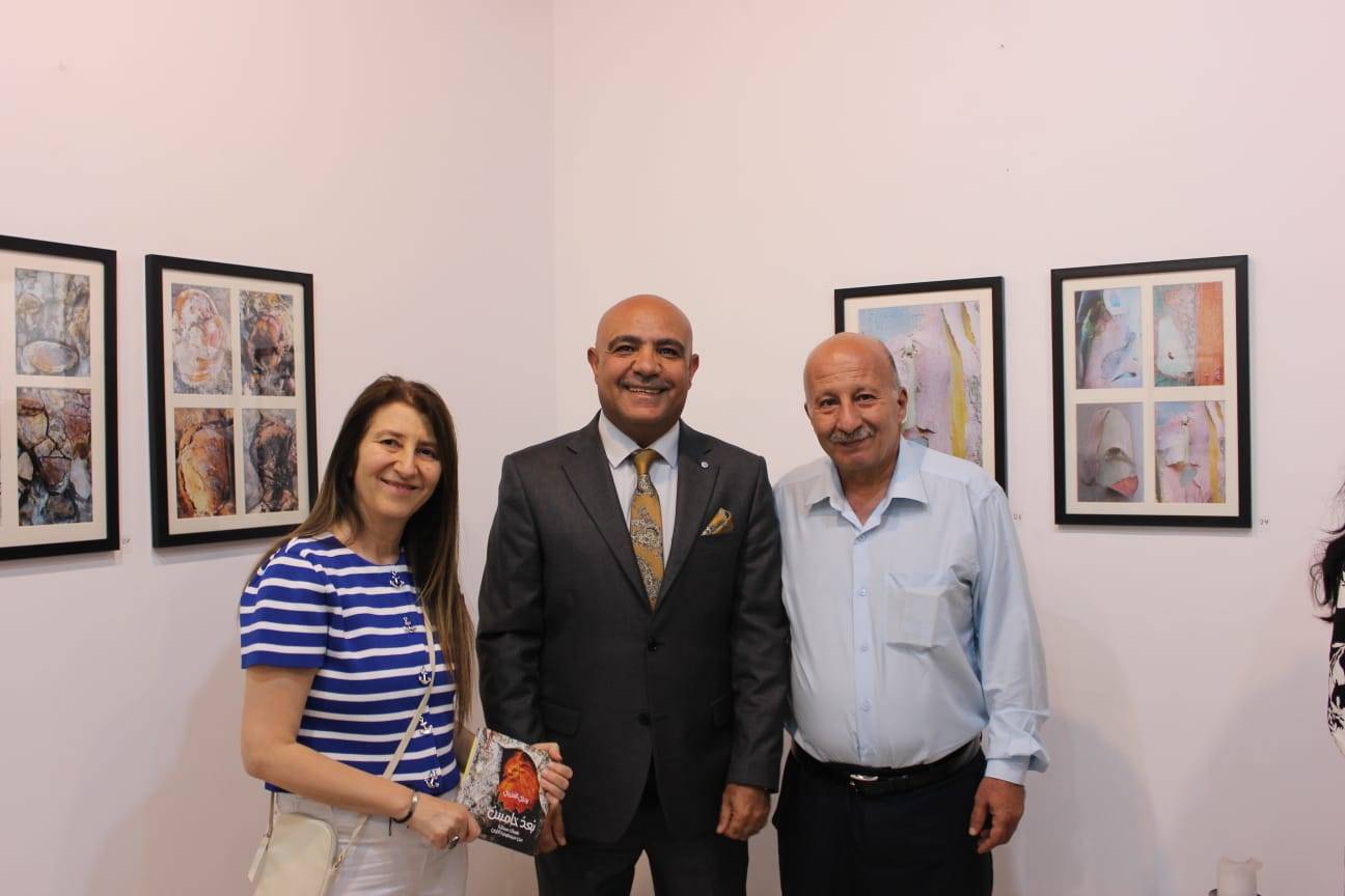 افتتاح معرض كائنات للغزوي