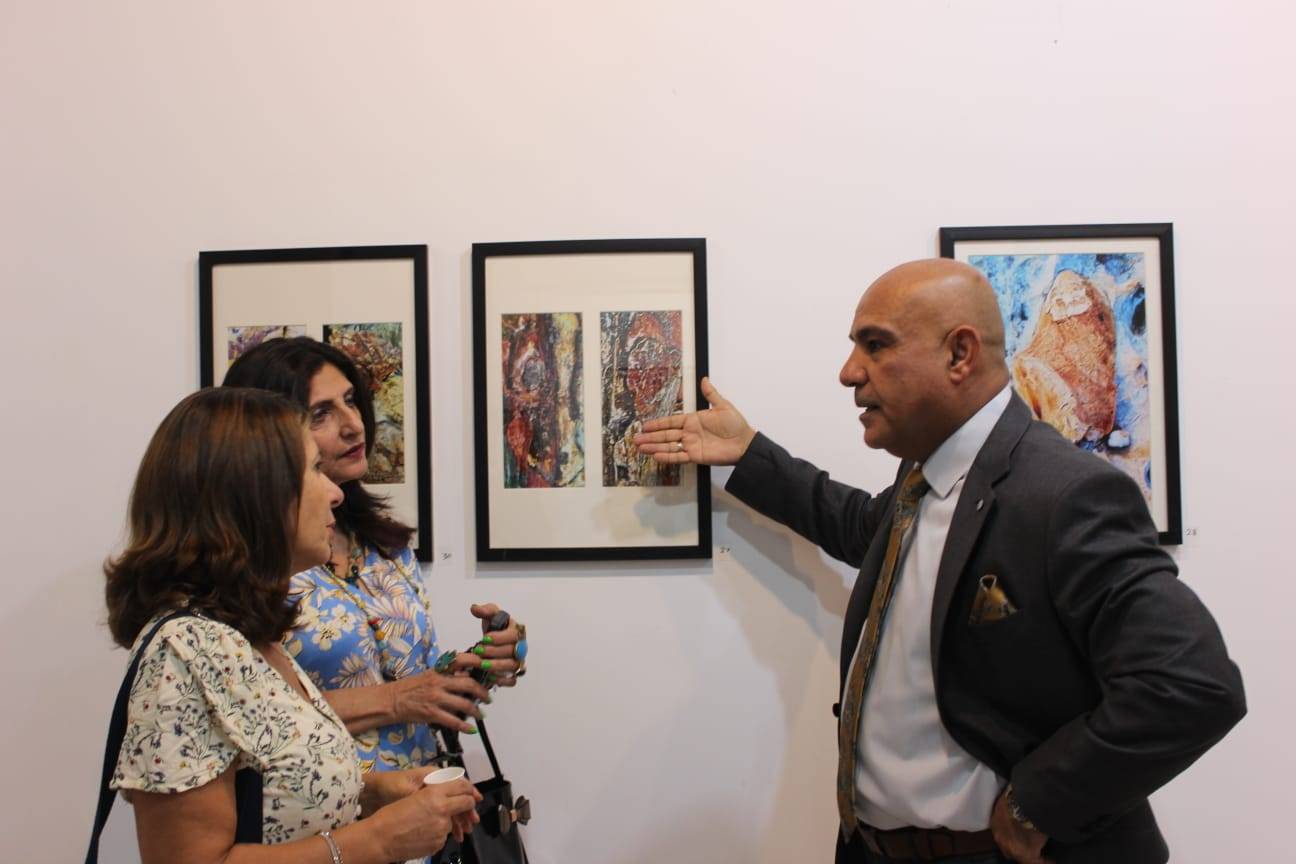 افتتاح معرض كائنات للغزوي