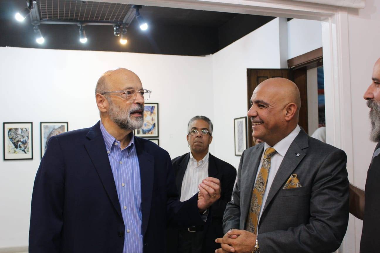 افتتاح معرض كائنات للغزوي