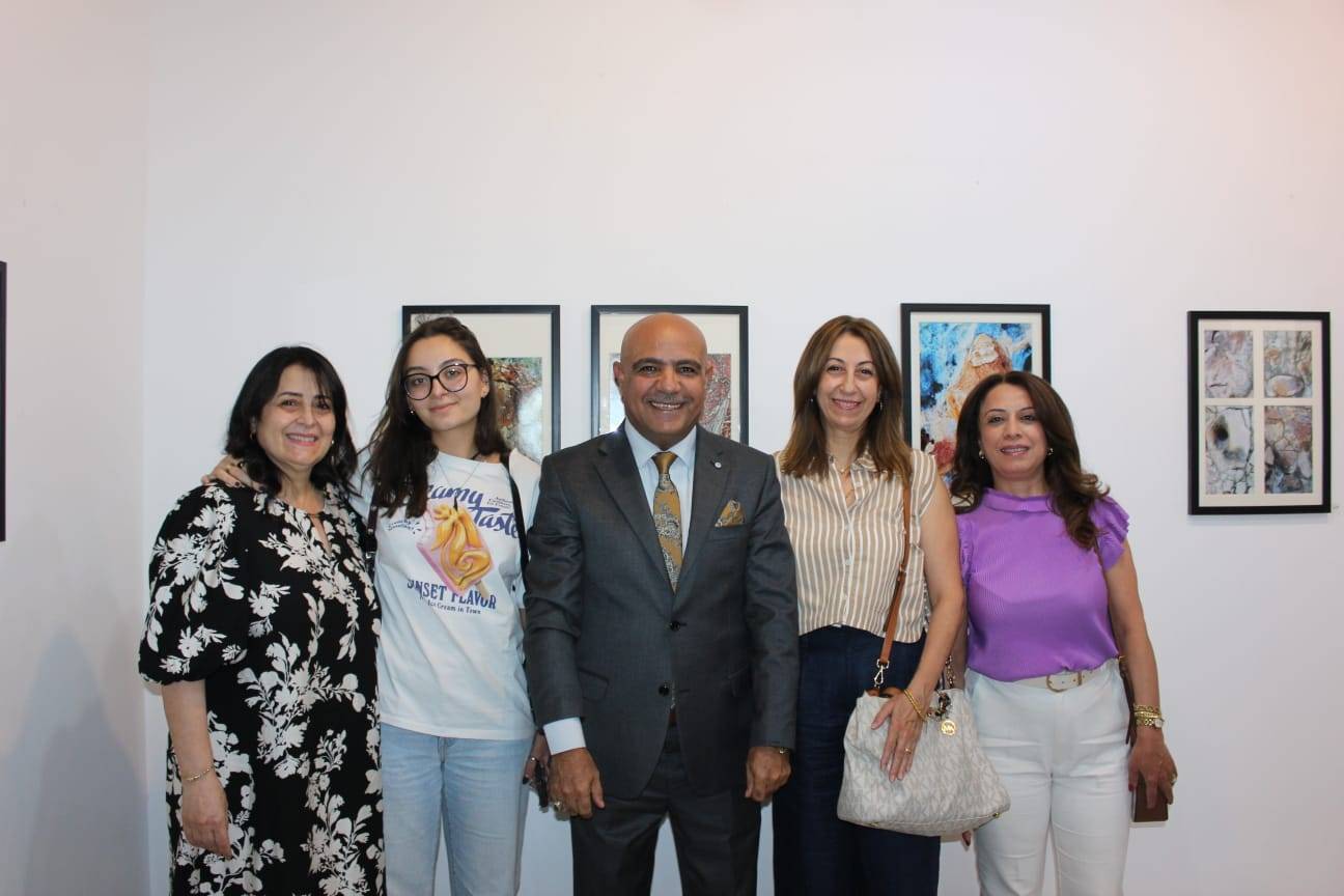 افتتاح معرض كائنات للغزوي