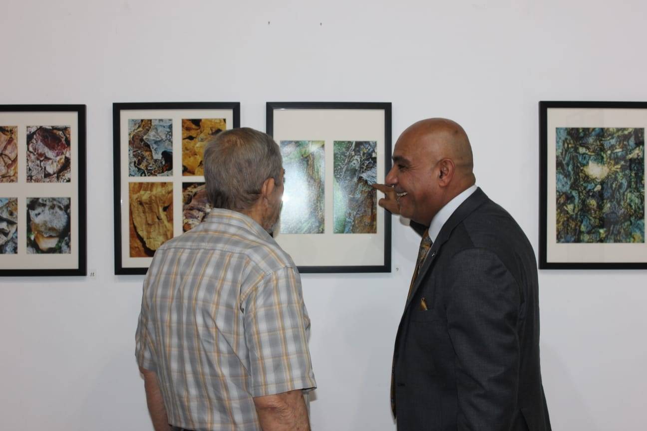 افتتاح معرض كائنات للغزوي