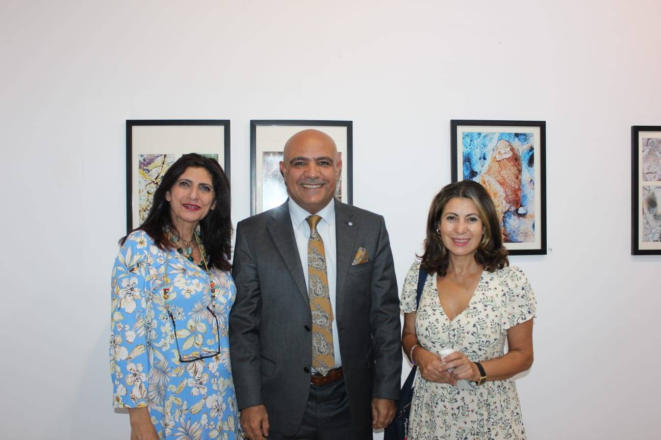 افتتاح معرض كائنات للغزوي