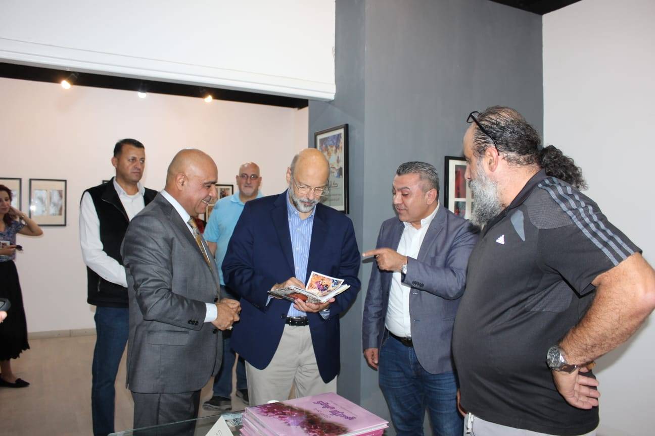 افتتاح معرض كائنات للغزوي