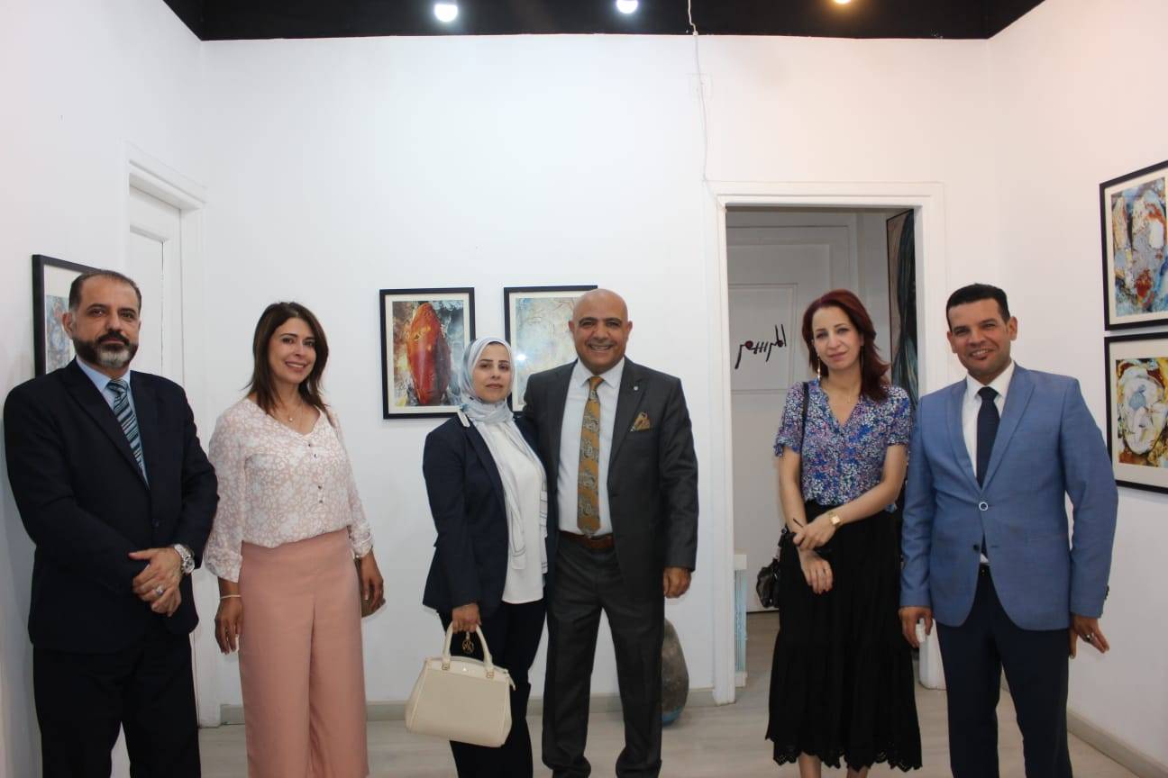 افتتاح معرض كائنات للغزوي