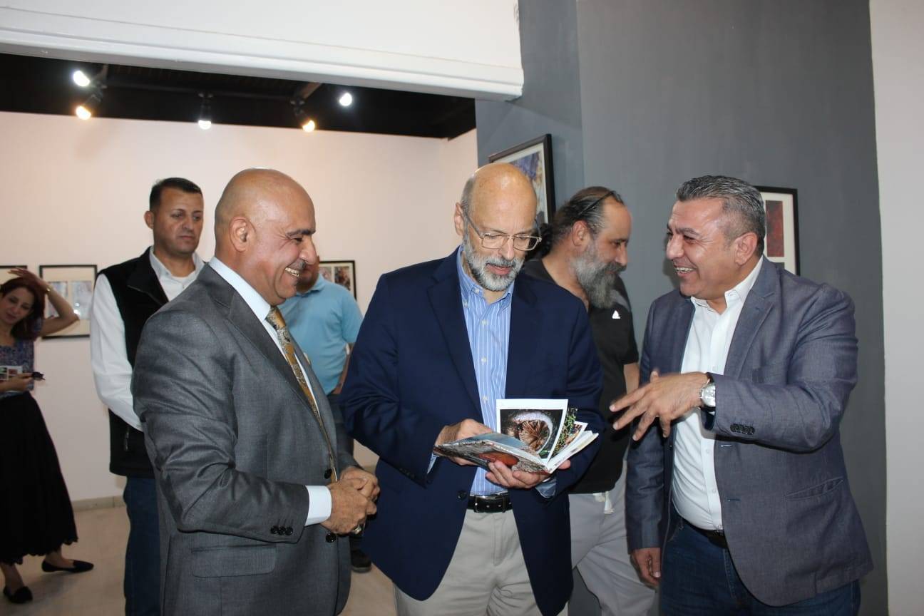 افتتاح معرض كائنات للغزوي