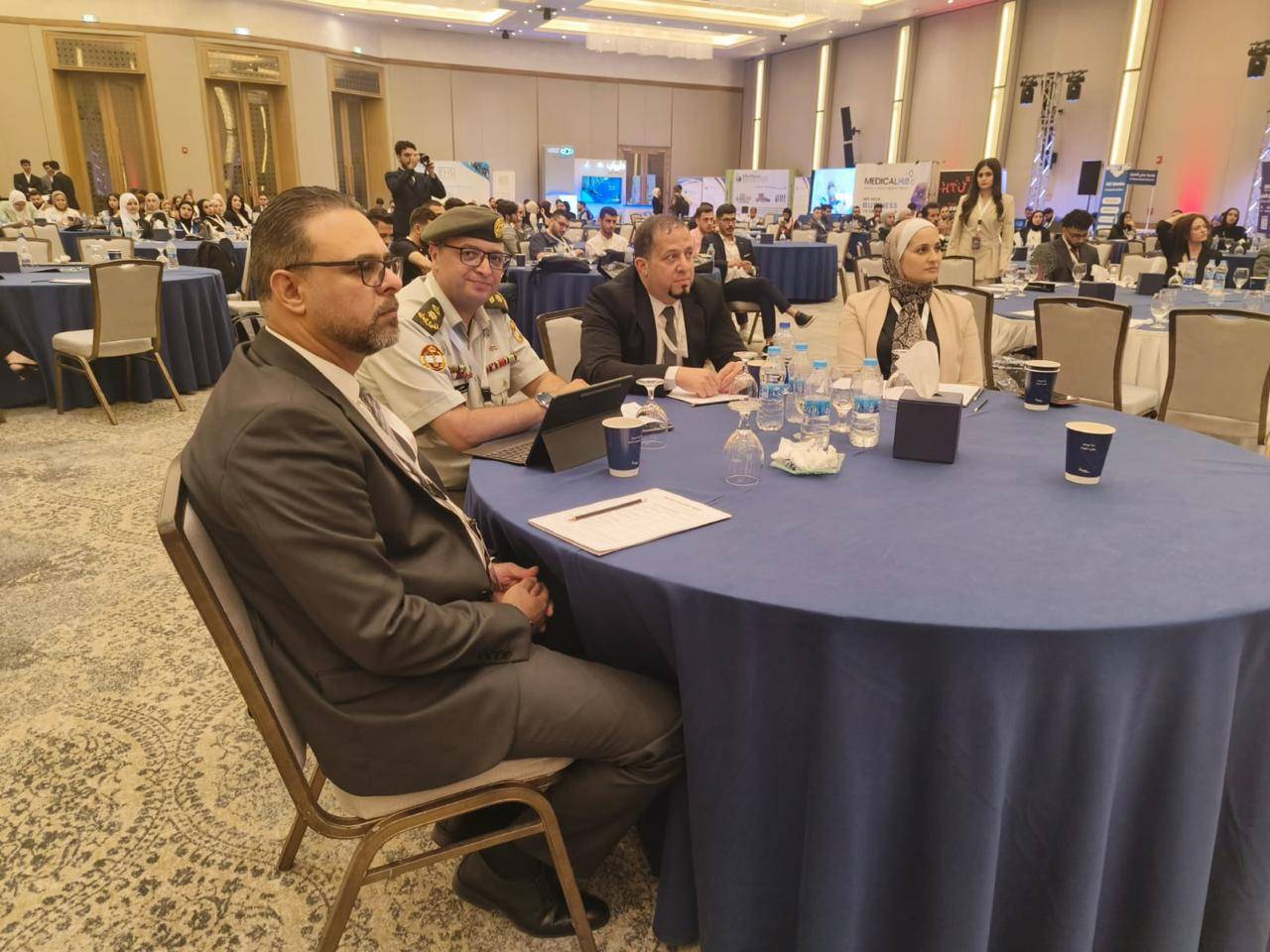 جامعة عمان العربية تشارك في تحكيم مشاريع طلابية ضمن القمة الدولية للهندسة الطبية الحيوية(MedRoots 2025)