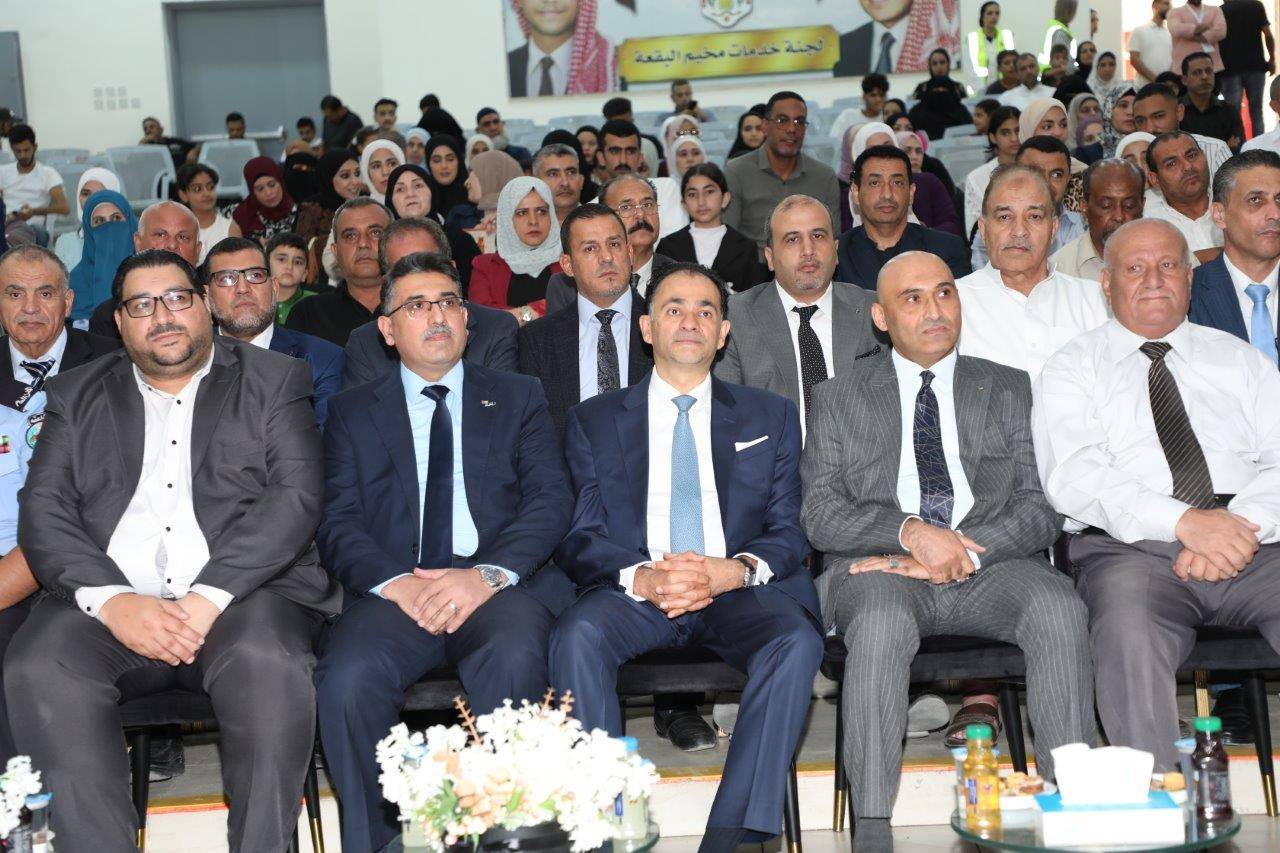 عمان العربية تكرم طلبة الثانوية العامة المتفوقين في لواء عين الباشا ومخيم البقعة