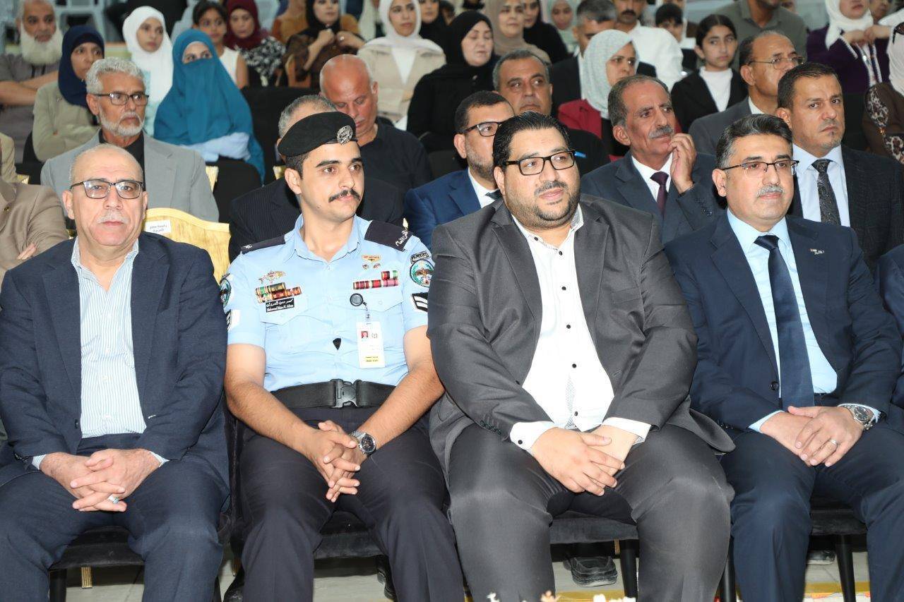 عمان العربية تكرم طلبة الثانوية العامة المتفوقين في لواء عين الباشا ومخيم البقعة