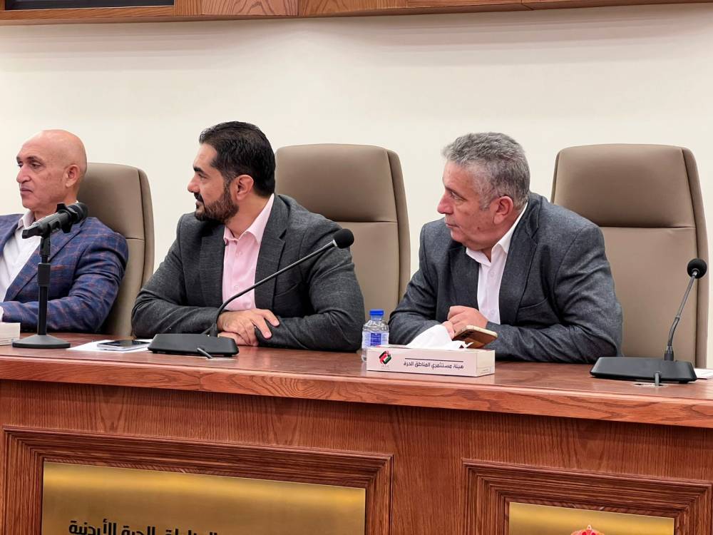 مستثمرون في المنطقة الحرة يحتجون على قرار الحكومة بخصوص المركبات ويلوحون بالتصعيد عاجل