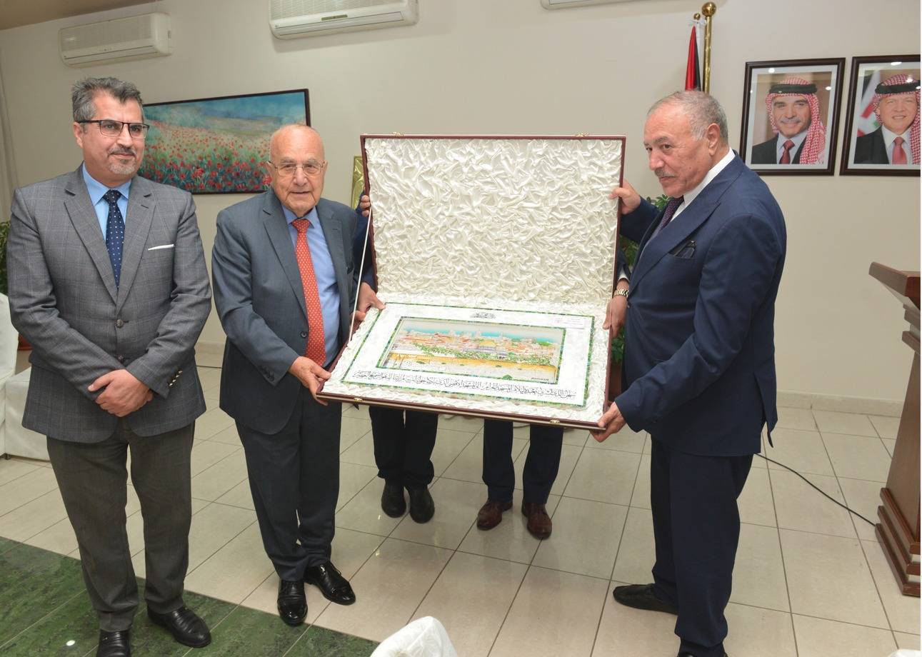 جامعة البترا تكرم دولة الدكتور عدنان بدران بعد مسيرة تزخر بالعطاء والإنجاز