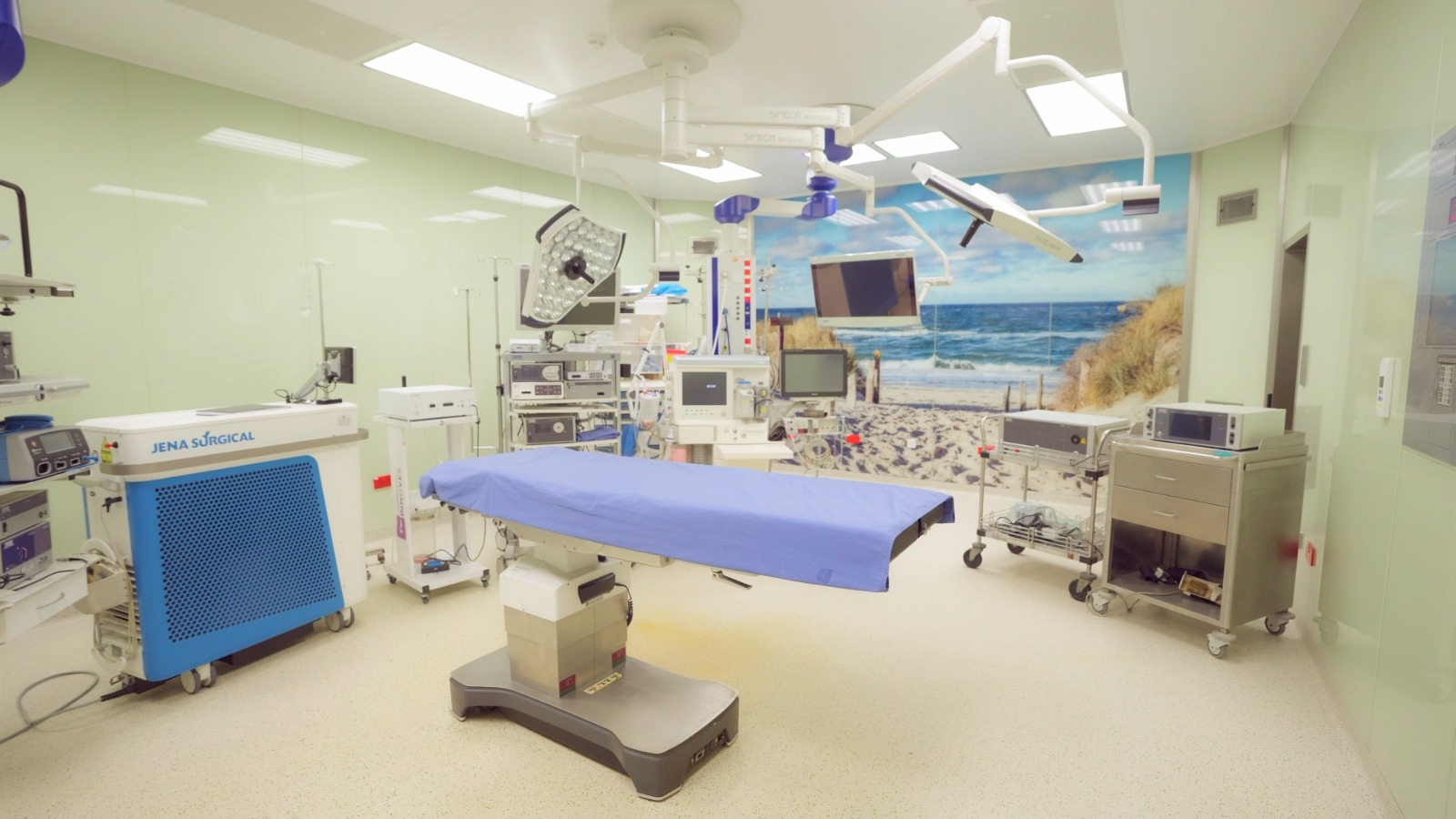 غرف العمليات في مستشفى الكندي.. تجهيزات حديثة لرعاية طبية مميزة - صور