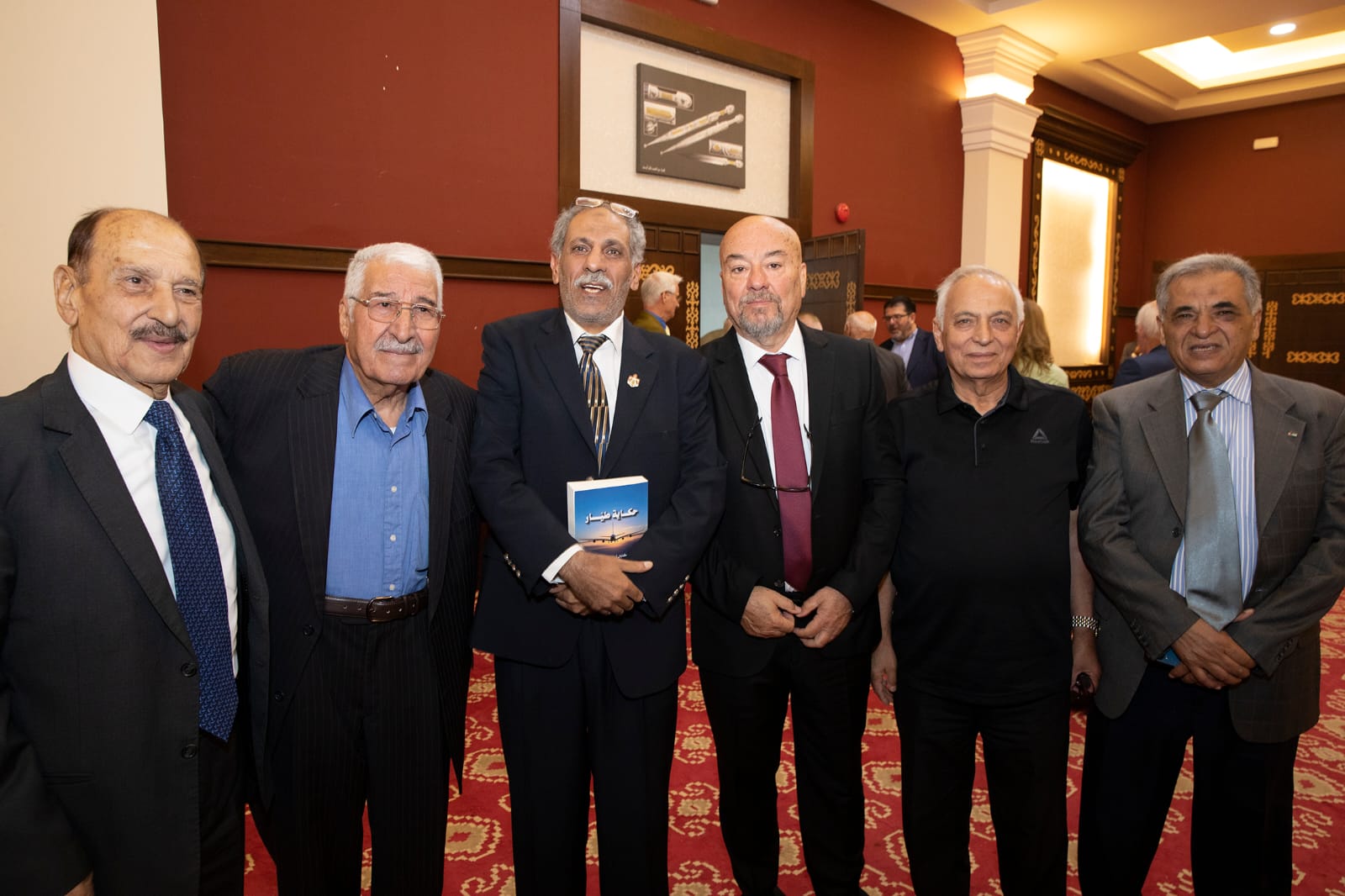 إشهار كتاب حكاية طيّار للكابتن أسامة شقمان