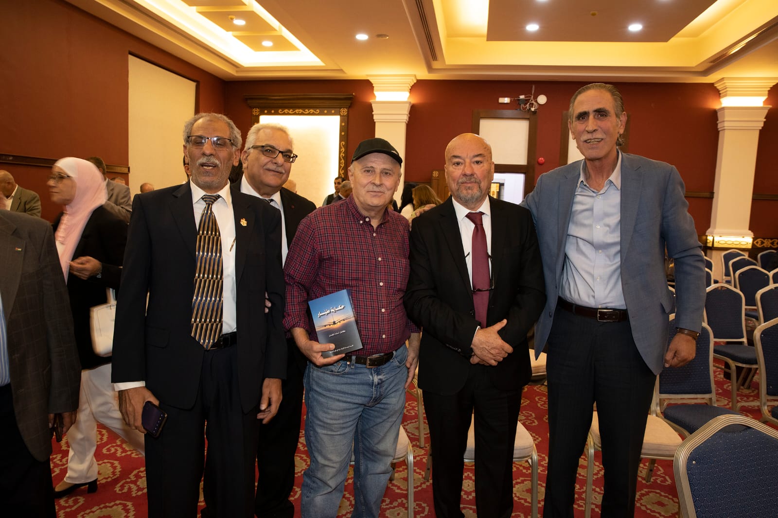 إشهار كتاب حكاية طيّار للكابتن أسامة شقمان