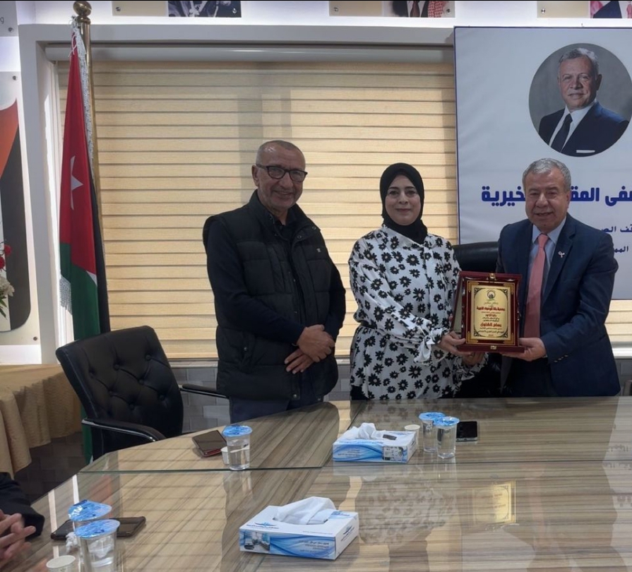 مستشفى المقاصد يحتفل بـأكتوبر الوردي ويقدّم فحوصات مجانية وخصومات دعماً للتوعية بسرطان الثدي