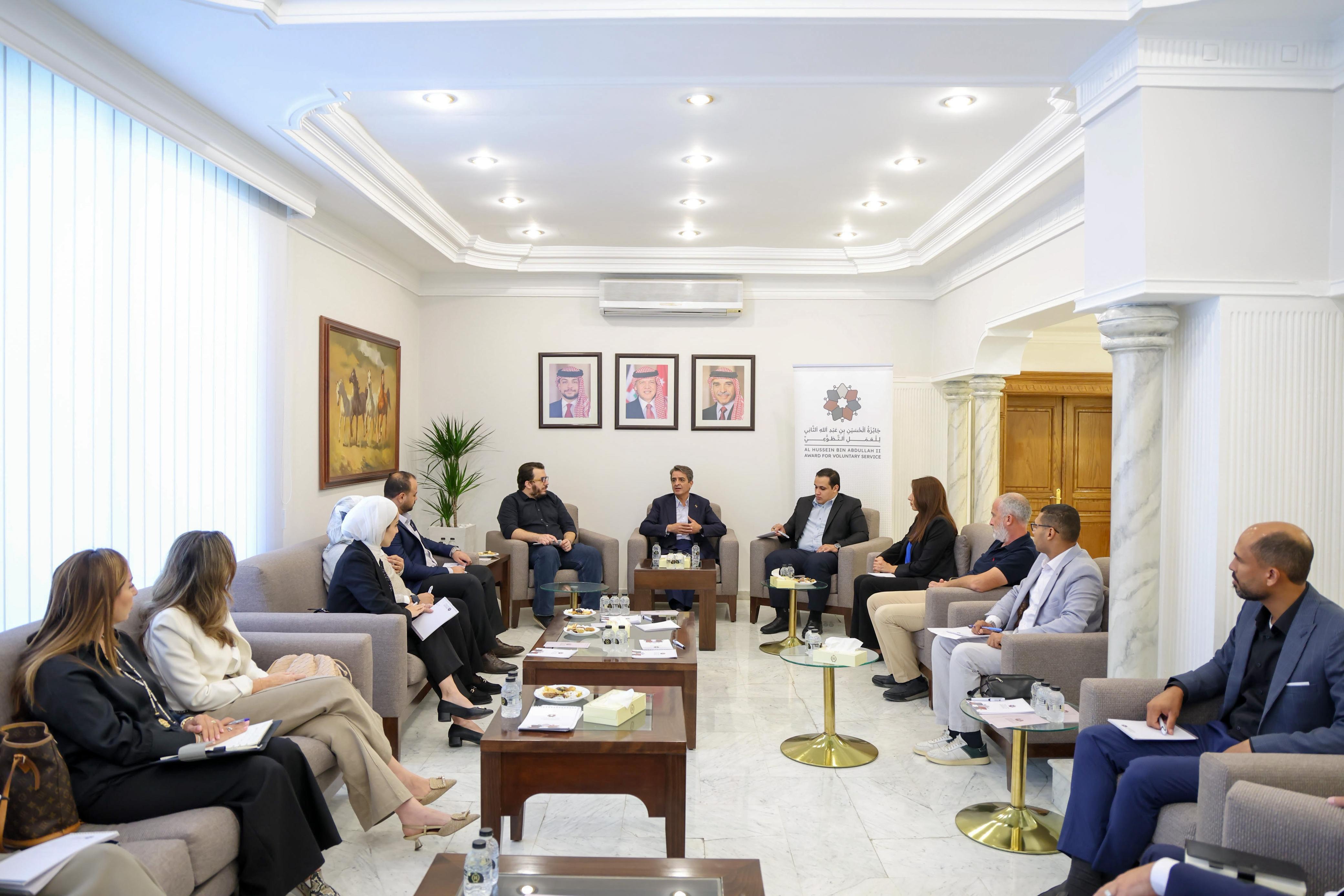 وزير الشباب يلتقي الفائزين بجائزة الحسين بن عبدالله الثاني للعمل التطوعي للدورتين الأولى والثانية