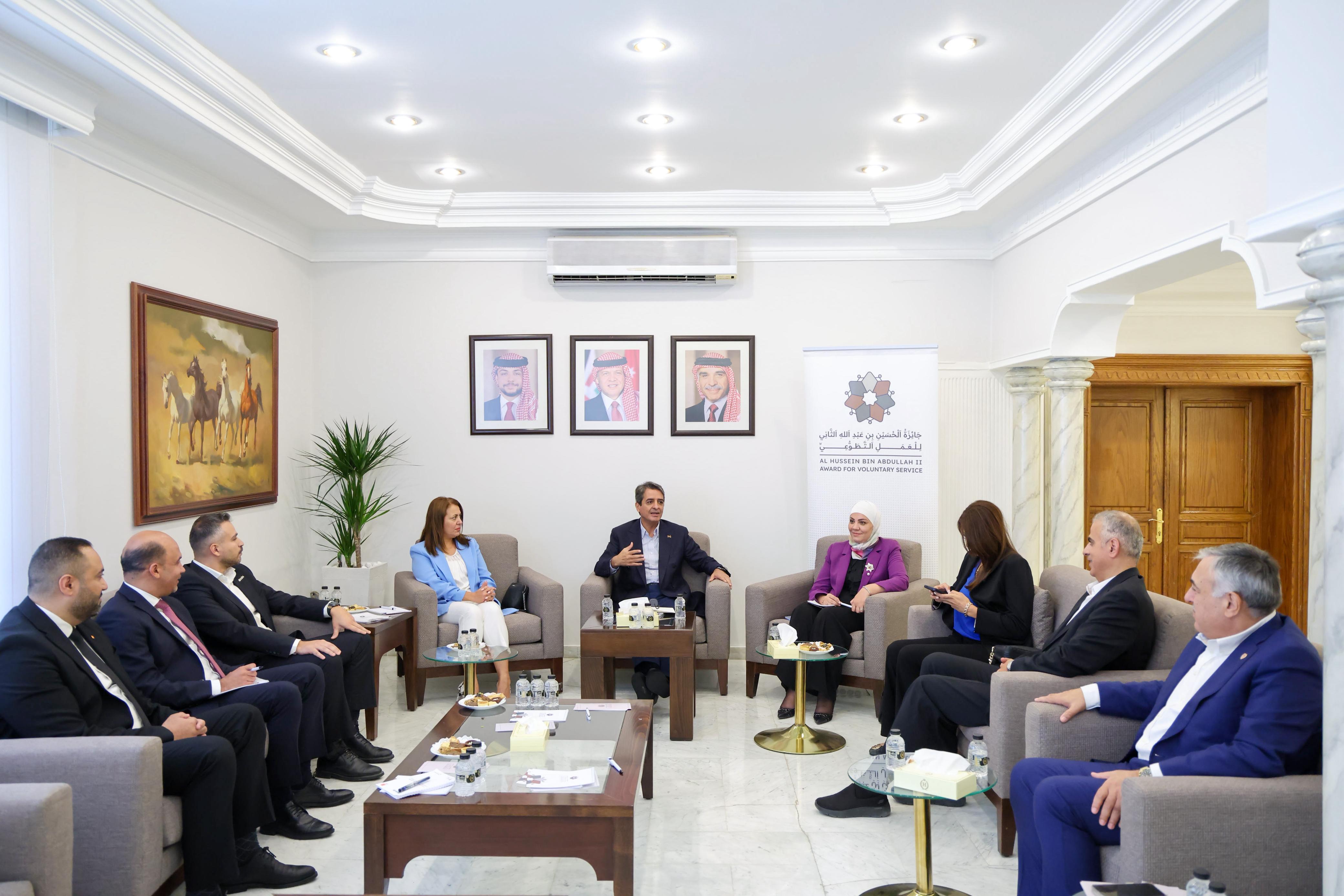 وزير الشباب يلتقي الفائزين بجائزة الحسين بن عبدالله الثاني للعمل التطوعي للدورتين الأولى والثانية