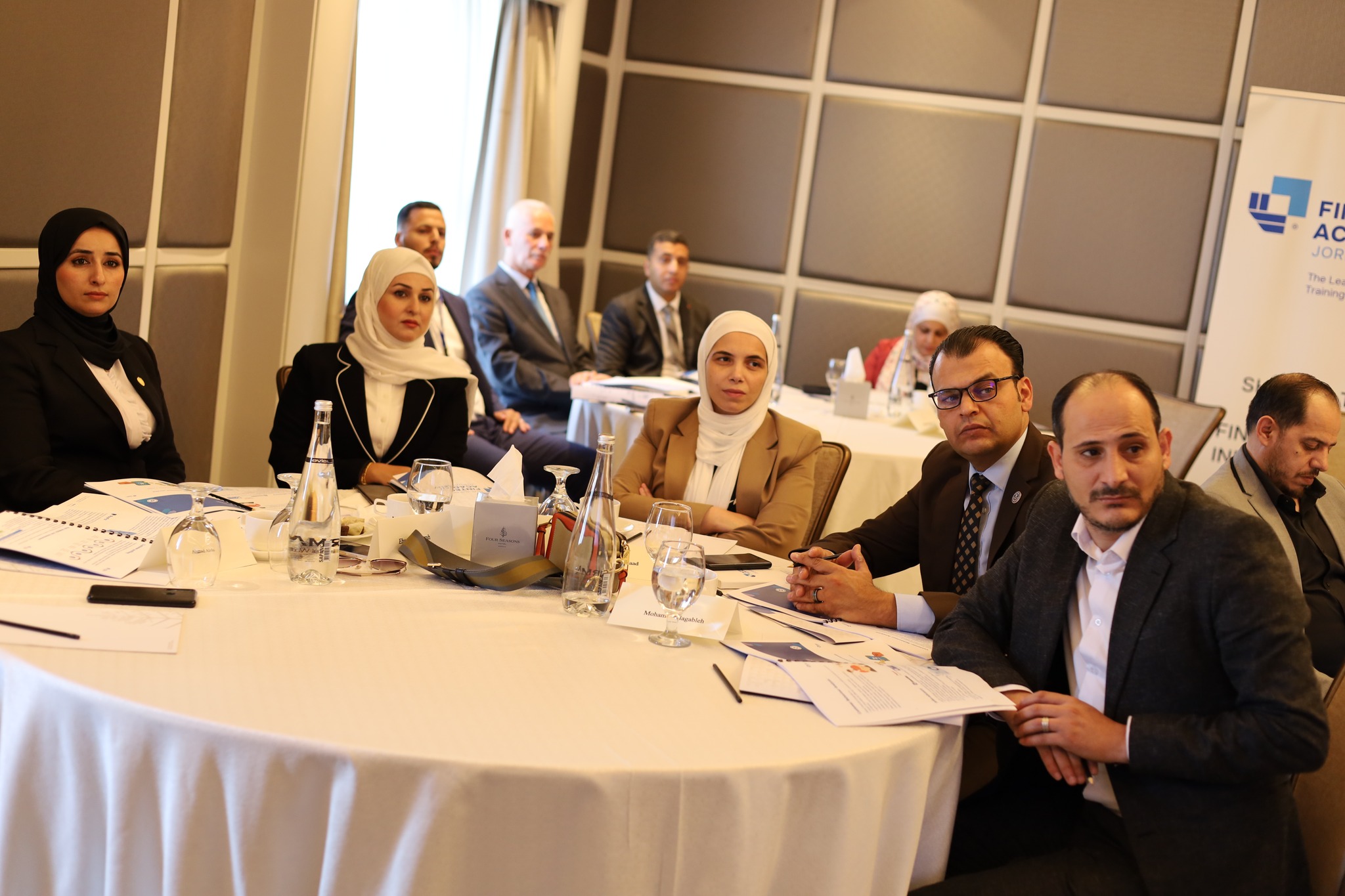 الدكتور الصمادي من عمان العربية يشارك في ورشة آفاق الابتكار في التكنولوجيا المالية