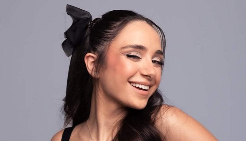 كارلا شمعون تغني تحت سفح الأهرامات برفقة الأوركسترا الملكي البريطاني