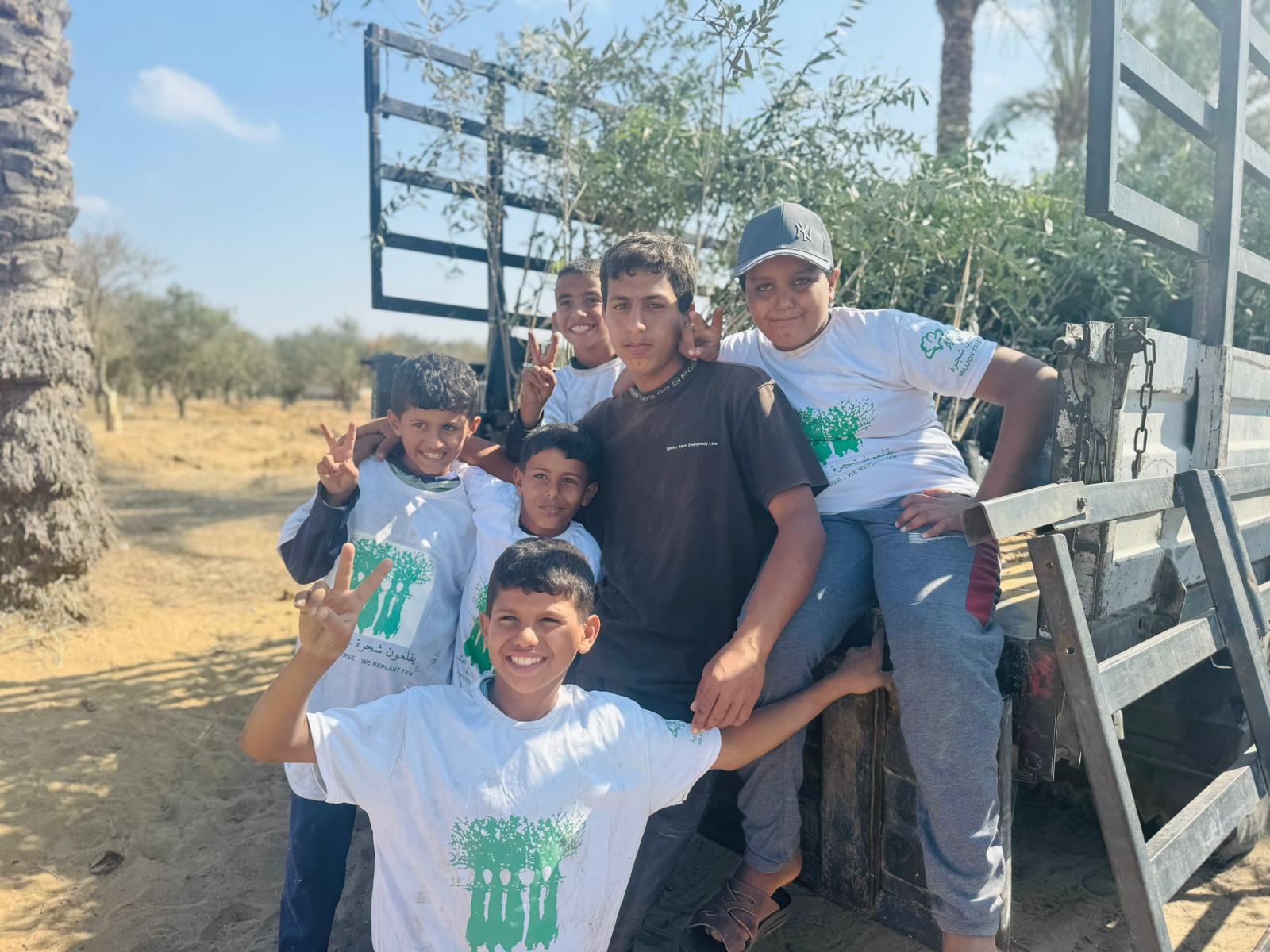 العربية لحماية الطبيعة تبدأ المرحلة الثانية من مشروع إحياء مزارع غزة بزراعة 30 ألف شجرة زيتون