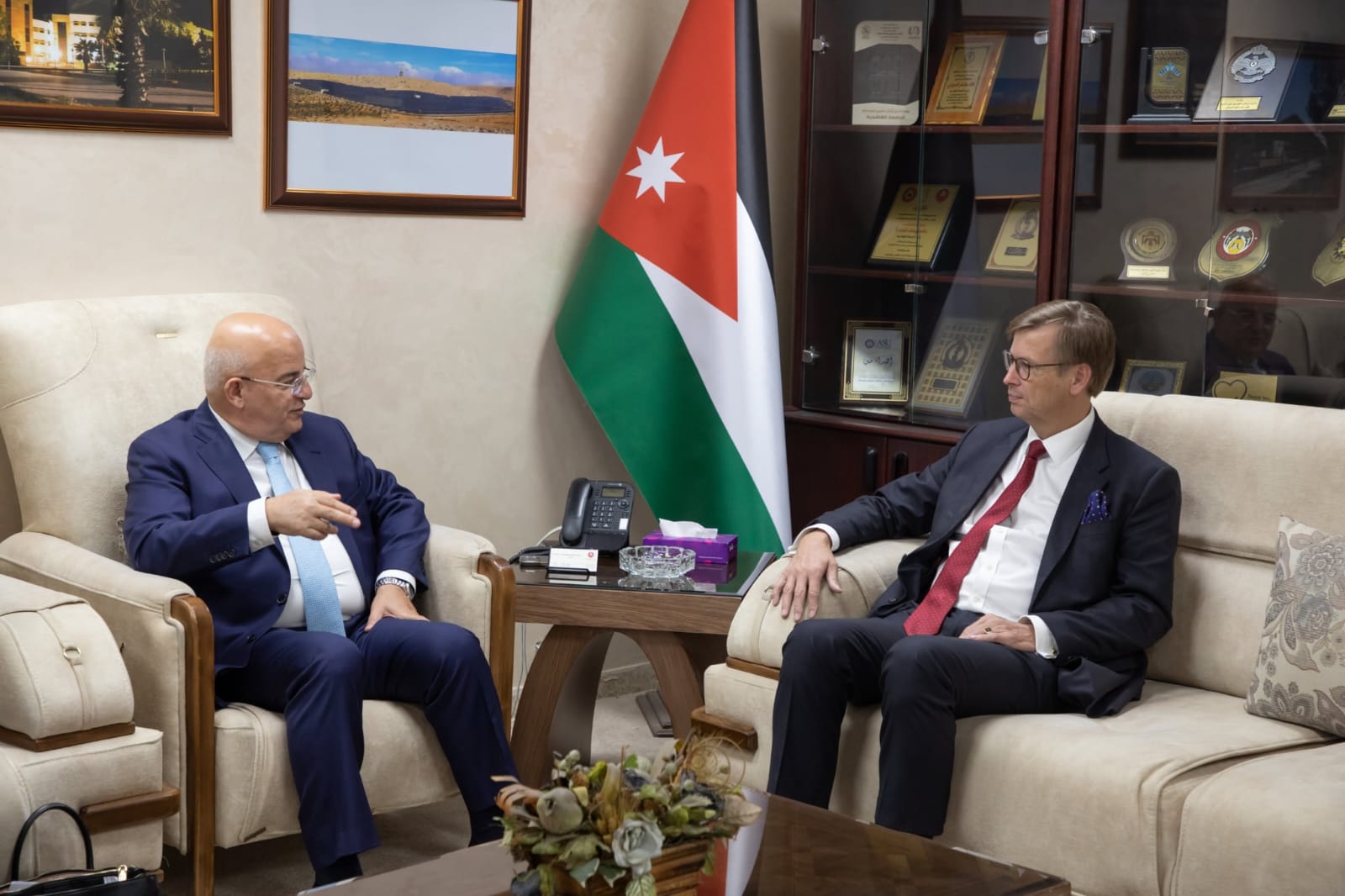 الجامعة الهاشمية تستضيف السفير الألماني وتبحث تعزيز التعليم التقني والتدريب العملي للطلبة الجامعة الهاشمية تستضيف السفير الألماني وتبحث تعزيز التعليم التقني والتدريب العملي للطلبة