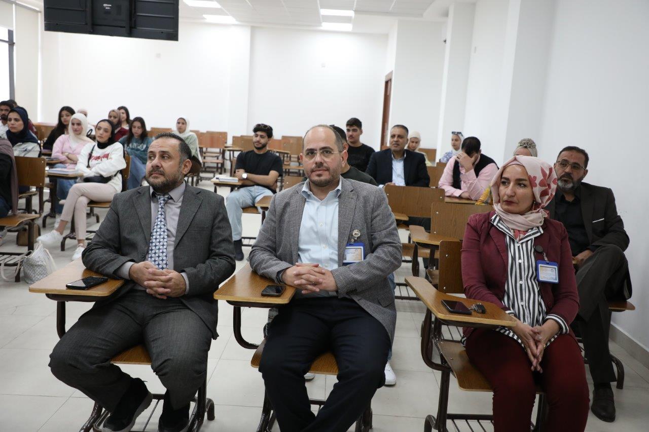 كلية الحقوق في جامعة عمان العربية تعزز التواصل مع طلبتها