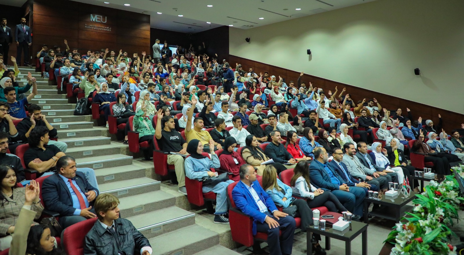 المحادين للطلبة المستجدين: مقبلون على تجارب دراسية واعدة