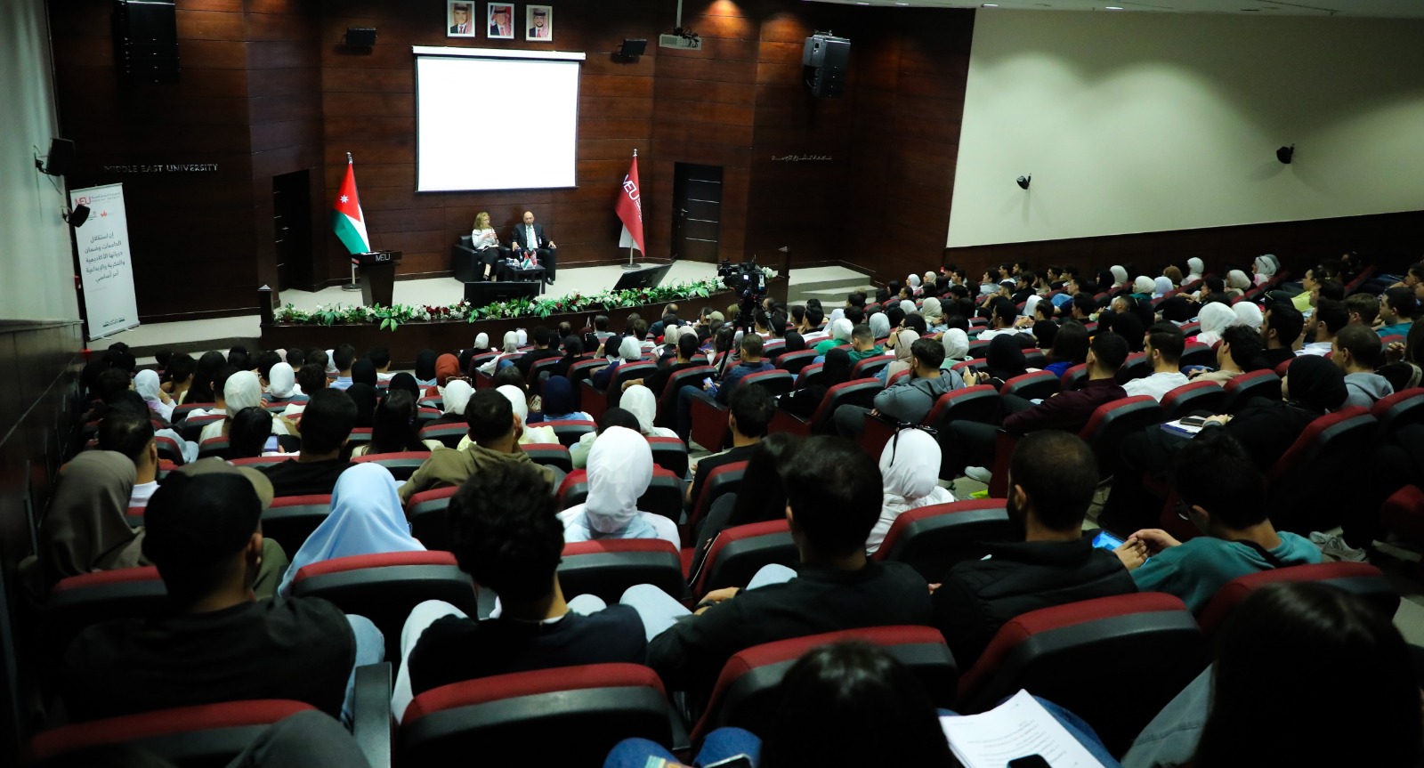 المحادين للطلبة المستجدين: مقبلون على تجارب دراسية واعدة