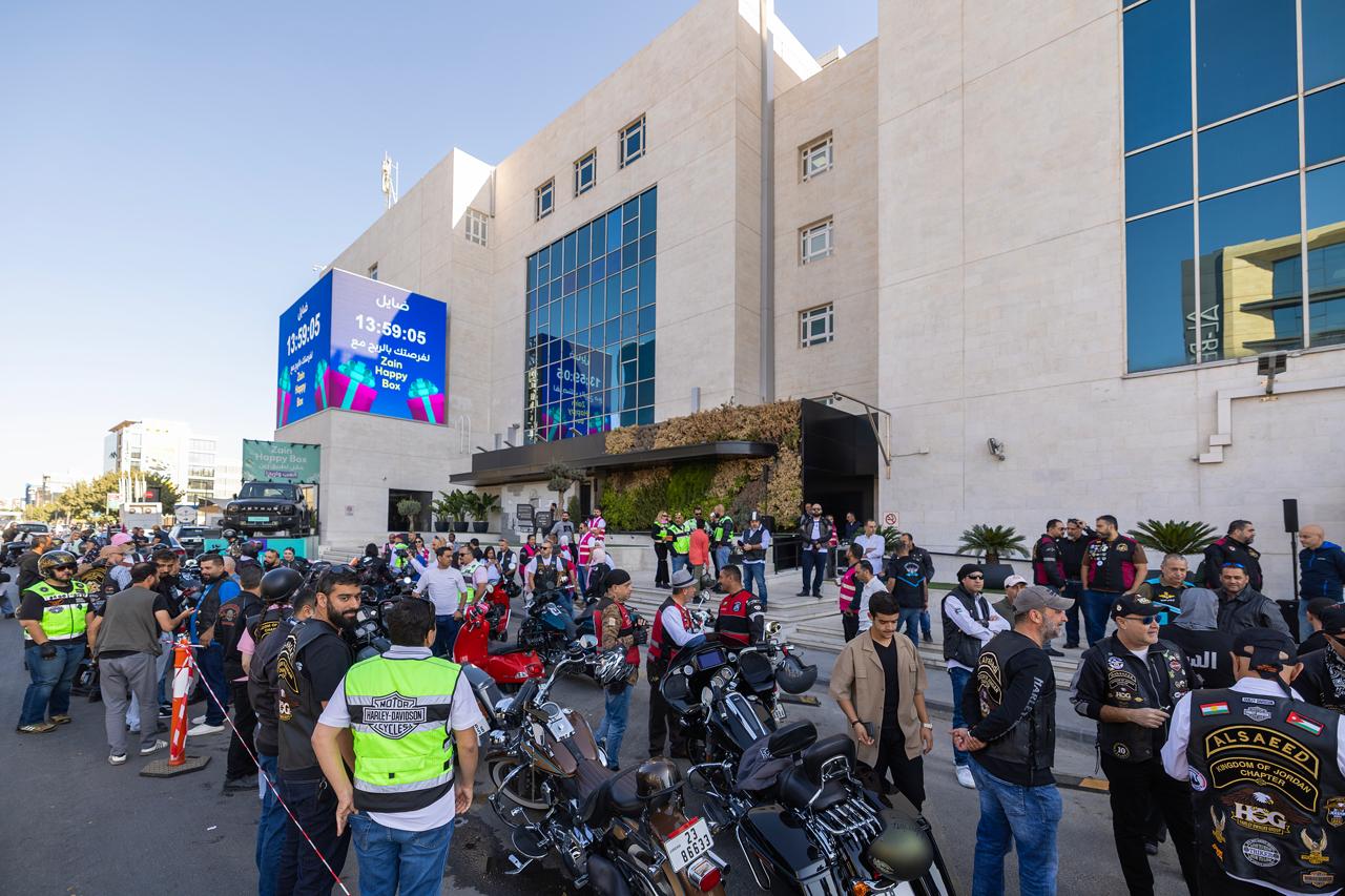 زين تستضيف انطلاقة مسيرة سيدات هارلي لدعم مصابات السرطان من غزة - صور