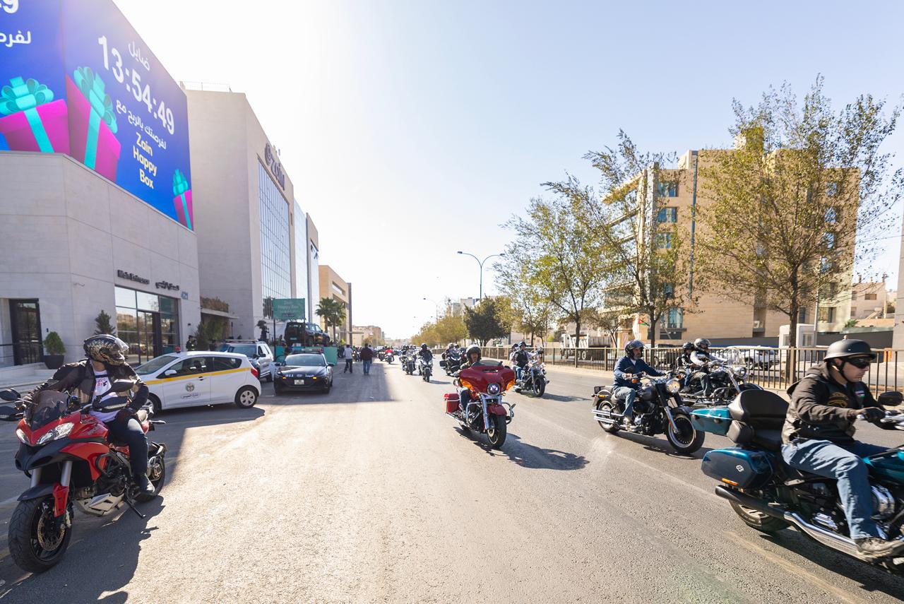 زين تستضيف انطلاقة مسيرة سيدات هارلي لدعم مصابات السرطان من غزة