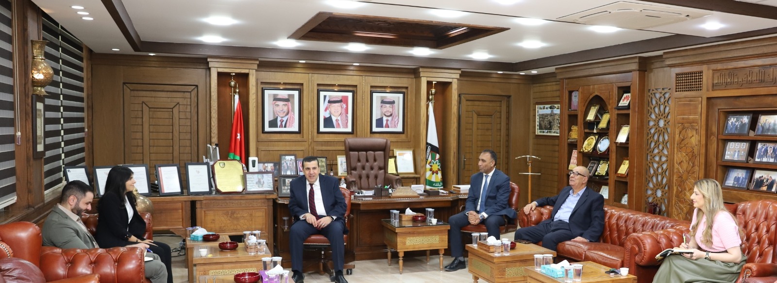 بحث سبل التعاون بين جامعة البلقاء التطبيقية وشركة بيرسون العالمية