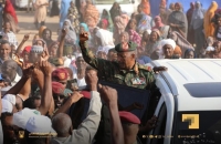 البرهان يزور مراكز إيواء نازحي الفاشر بمدينة الدبة